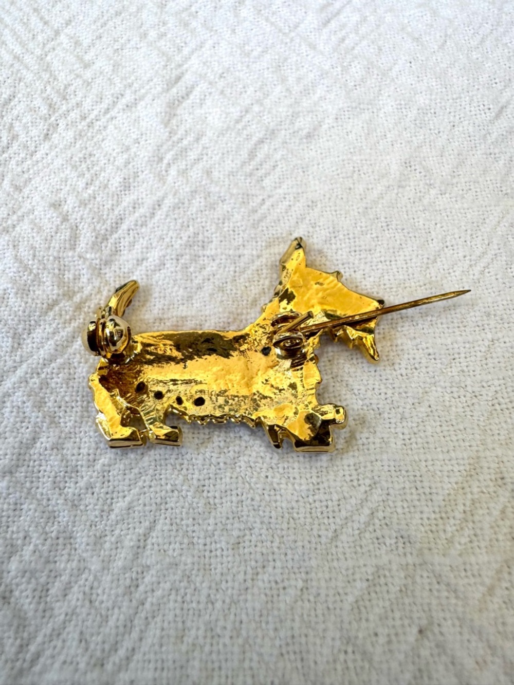 Brooch - Scottie Dog. Gold Tone with Red Enamel and Clear Rhinestones. Like New! - Picture 5 of 11